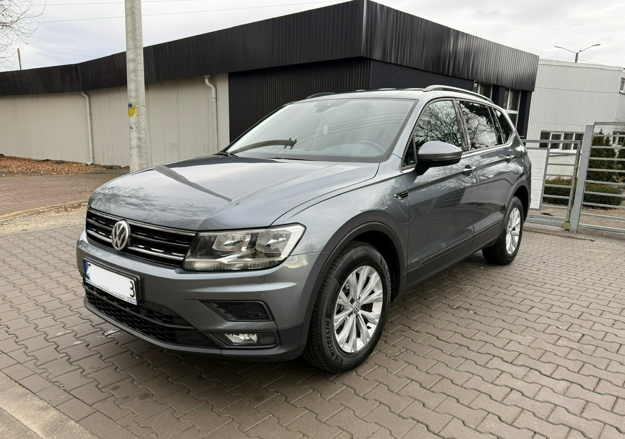 Volkswagen Tiguan II 1,4TSI 150KM 65tyśkm 7osobowy Comfort Tempomat ACC Klima Alu 2018 - SUV/ Todoterreno: foto 1 Volkswagen Tiguan II 1,4TSI 150KM 65tyśkm 7osobowy Comfort Tempomat ACC Klima Alu 2018 - SUV/ Todoterreno: foto 1