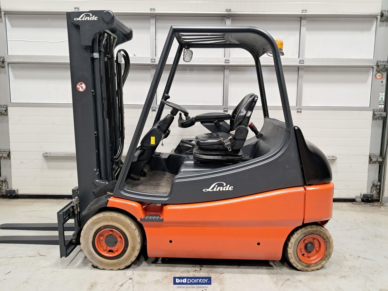 Linde E25-02 elektrische vorkheftruck - Carretilla elevadora eléctrica: foto 2 Linde E25-02 elektrische vorkheftruck - Carretilla elevadora eléctrica: foto 2