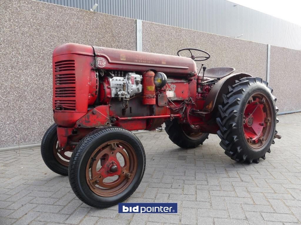 Tractor MC Cormick Super FCD Vineyard: foto 1