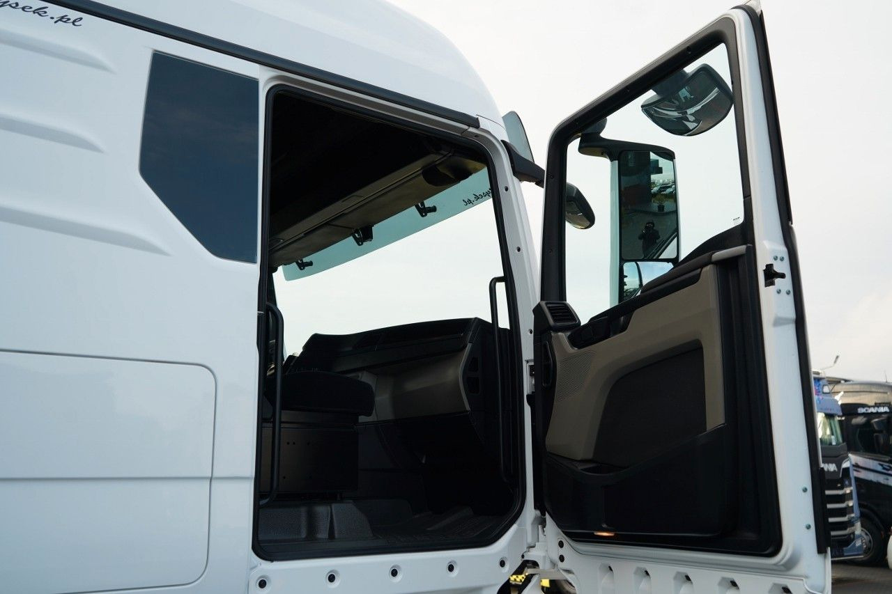 Cabeza tractora MAN TGX 18.510 / GM / RETARDER / NAVI / 2022 R: foto 37 Cabeza tractora MAN TGX 18.510 / GM / RETARDER / NAVI / 2022 R: foto 37