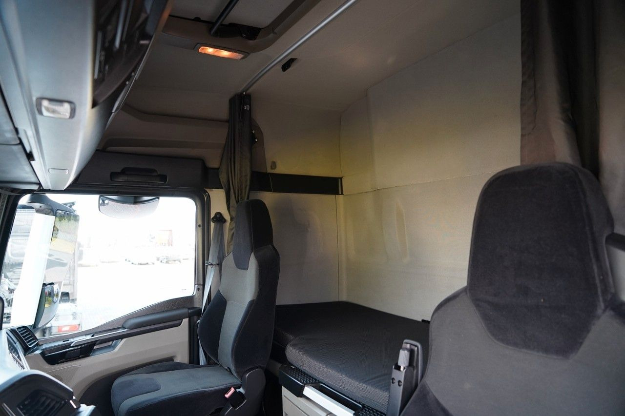 Cabeza tractora MAN TGX 18.510 / GM / RETARDER / NAVI / 2022 R: foto 26 Cabeza tractora MAN TGX 18.510 / GM / RETARDER / NAVI / 2022 R: foto 26