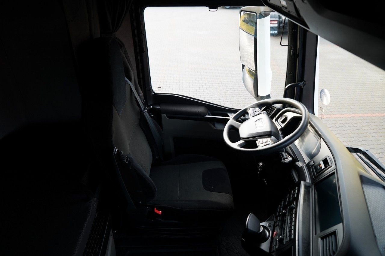Cabeza tractora MAN TGX 18.510 / GM / RETARDER / NAVI / 2022 R: foto 28 Cabeza tractora MAN TGX 18.510 / GM / RETARDER / NAVI / 2022 R: foto 28
