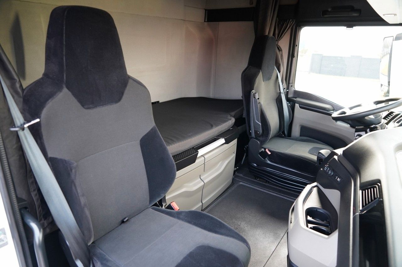 Cabeza tractora MAN TGX 18.510 / GM / RETARDER / NAVI / 2022 R: foto 36 Cabeza tractora MAN TGX 18.510 / GM / RETARDER / NAVI / 2022 R: foto 36