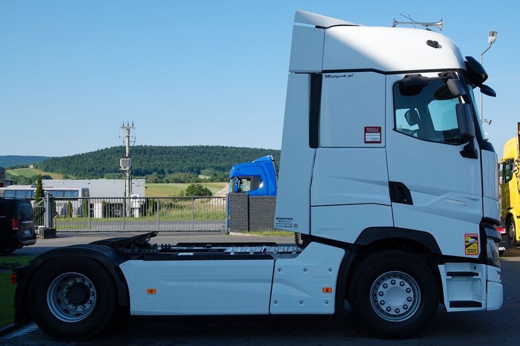 Renault T 520 / 13L / MAXISPACE / RETARDER / SALONKA Renault T 520 / 13L / MAXISPACE / RETARDER / SALONKA - Cabeza tractora: foto 5 Renault T 520 / 13L / MAXISPACE / RETARDER / SALONKA Renault T 520 / 13L / MAXISPACE / RETARDER / SALONKA - Cabeza tractora: foto 5