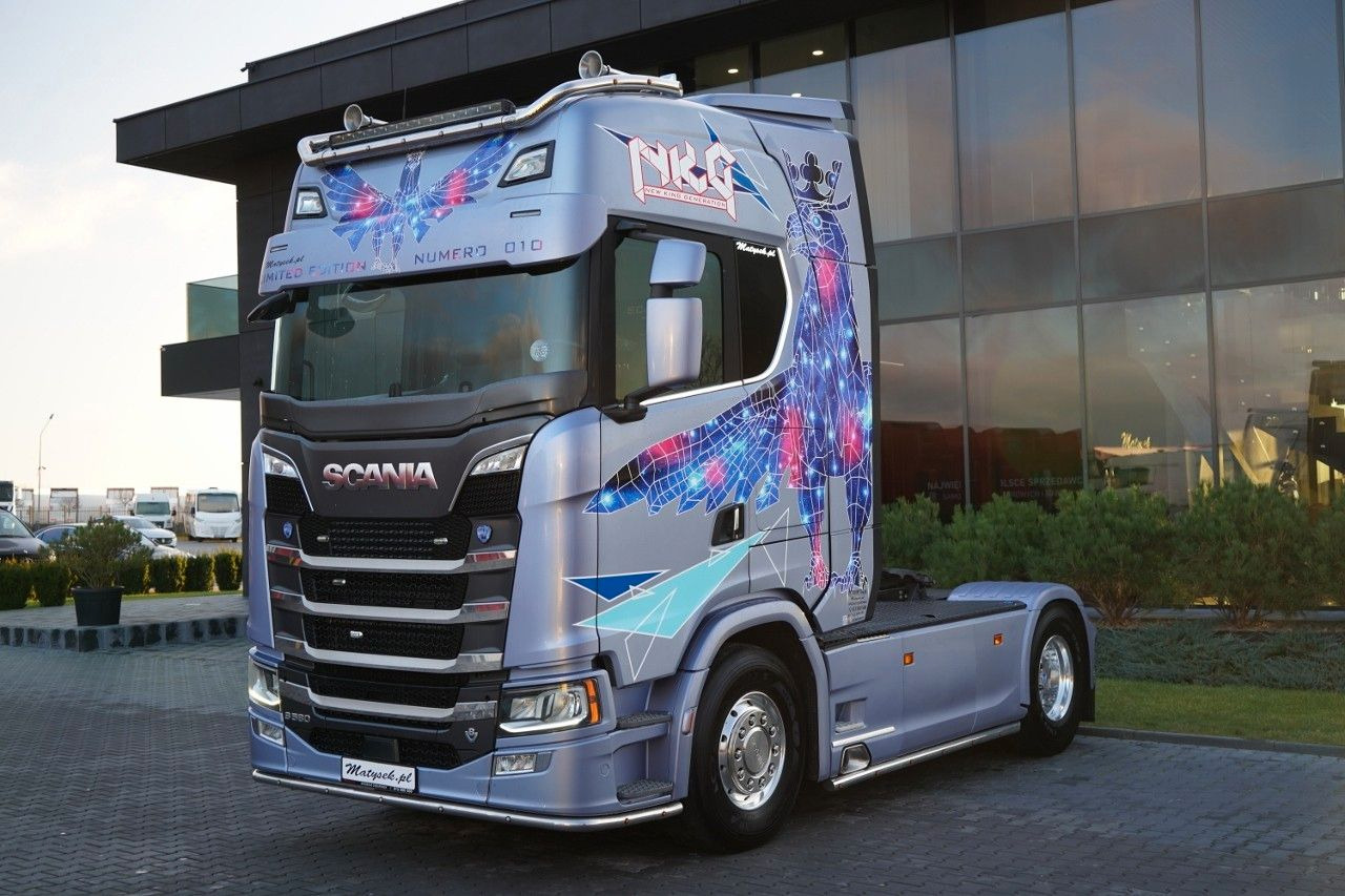 Scania S 580 / V8 / ORGINALNA EDYCJA LIMITED / NR 010 / - Cabeza tractora: foto 2 Scania S 580 / V8 / ORGINALNA EDYCJA LIMITED / NR 010 / - Cabeza tractora: foto 2