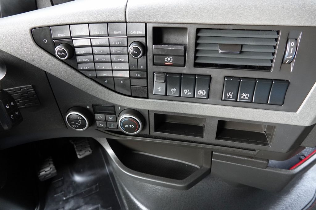 Cabeza tractora Volvo FH 460 / NISKA KABINA / 2018 YEAR / SPROWADZONY Volvo FH 460 / NISKA KABINA / 2018 YEAR / SPROWADZONY: foto 13