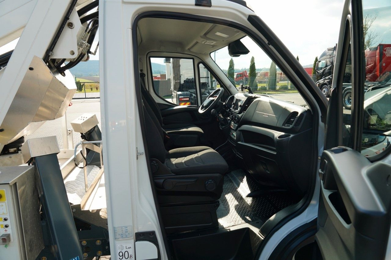 Camión con plataforma elevadora Iveco DAILY 35-140 / ZWYŻKA / PODNOŚNIK KOSZOWY FRANCE: foto 44