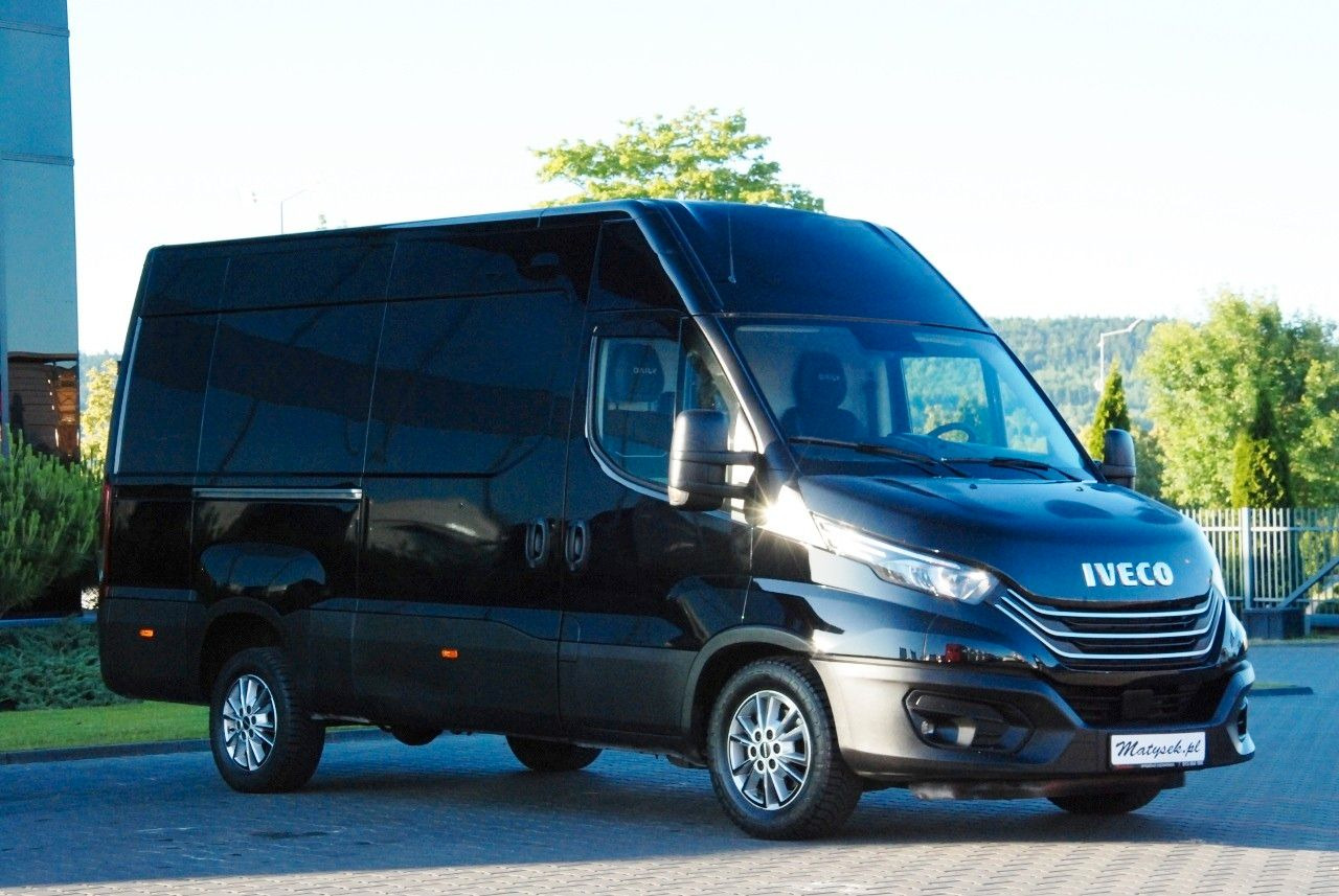 Iveco DAILY 35-180 / BLASZAK / 2022 ROK / HI-MATIC / - Furgón: foto 2 Iveco DAILY 35-180 / BLASZAK / 2022 ROK / HI-MATIC / - Furgón: foto 2