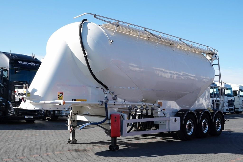 Legras CEMENTONACZEPA / 3 KOMORY / 38 000 L / SILOS Legras CEMENTONACZEPA / 3 KOMORY / 38 000 L / SILOS - Semirremolque silo: foto 1 Legras CEMENTONACZEPA / 3 KOMORY / 38 000 L / SILOS Legras CEMENTONACZEPA / 3 KOMORY / 38 000 L / SILOS - Semirremolque silo: foto 1