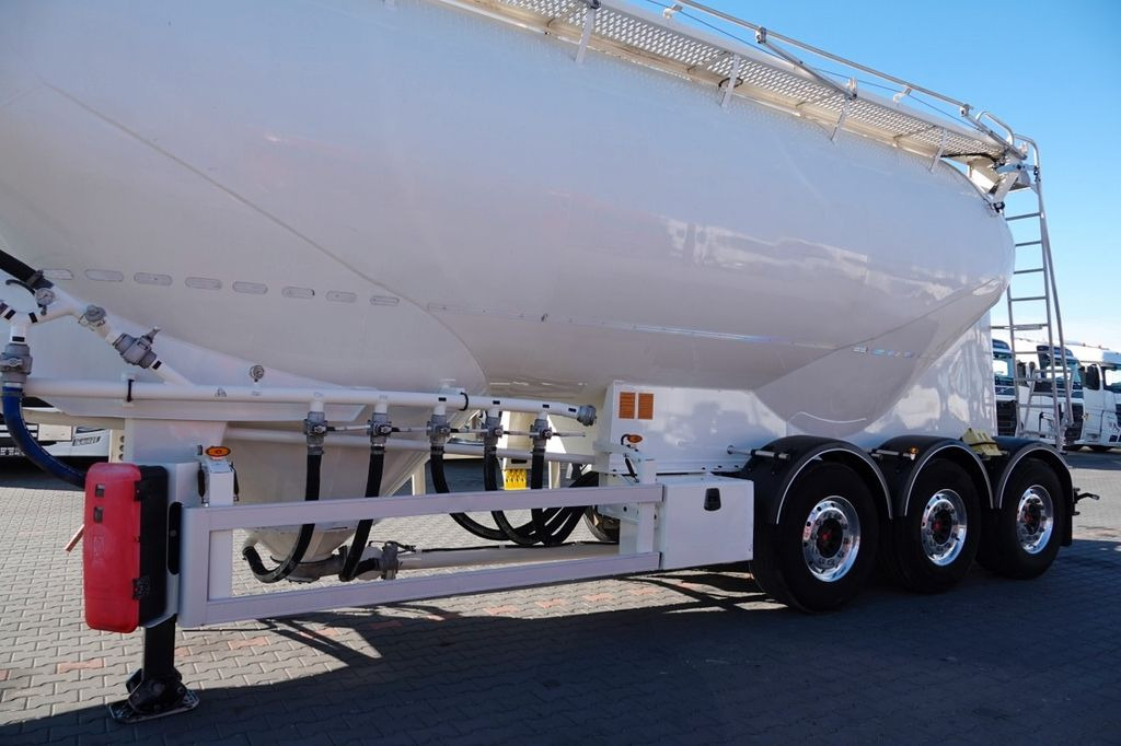 Legras CEMENTONACZEPA / 3 KOMORY / 38 000 L / SILOS Legras CEMENTONACZEPA / 3 KOMORY / 38 000 L / SILOS - Semirremolque silo: foto 2 Legras CEMENTONACZEPA / 3 KOMORY / 38 000 L / SILOS Legras CEMENTONACZEPA / 3 KOMORY / 38 000 L / SILOS - Semirremolque silo: foto 2