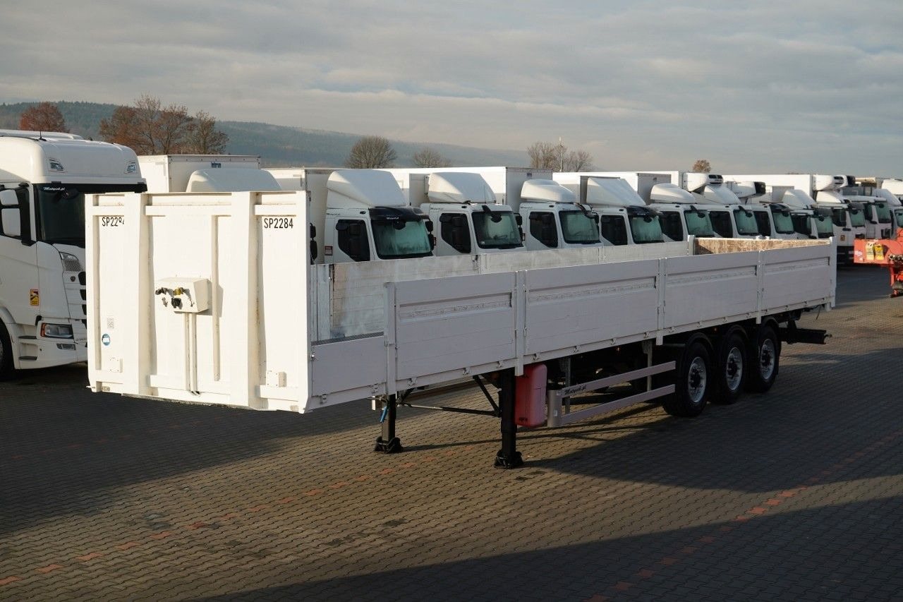 SAMRO NACZEPA / BURTOWA / RYFLOWANA PODŁOGA - Remolque porta maquinaria: foto 1 SAMRO NACZEPA / BURTOWA / RYFLOWANA PODŁOGA - Remolque porta maquinaria: foto 1