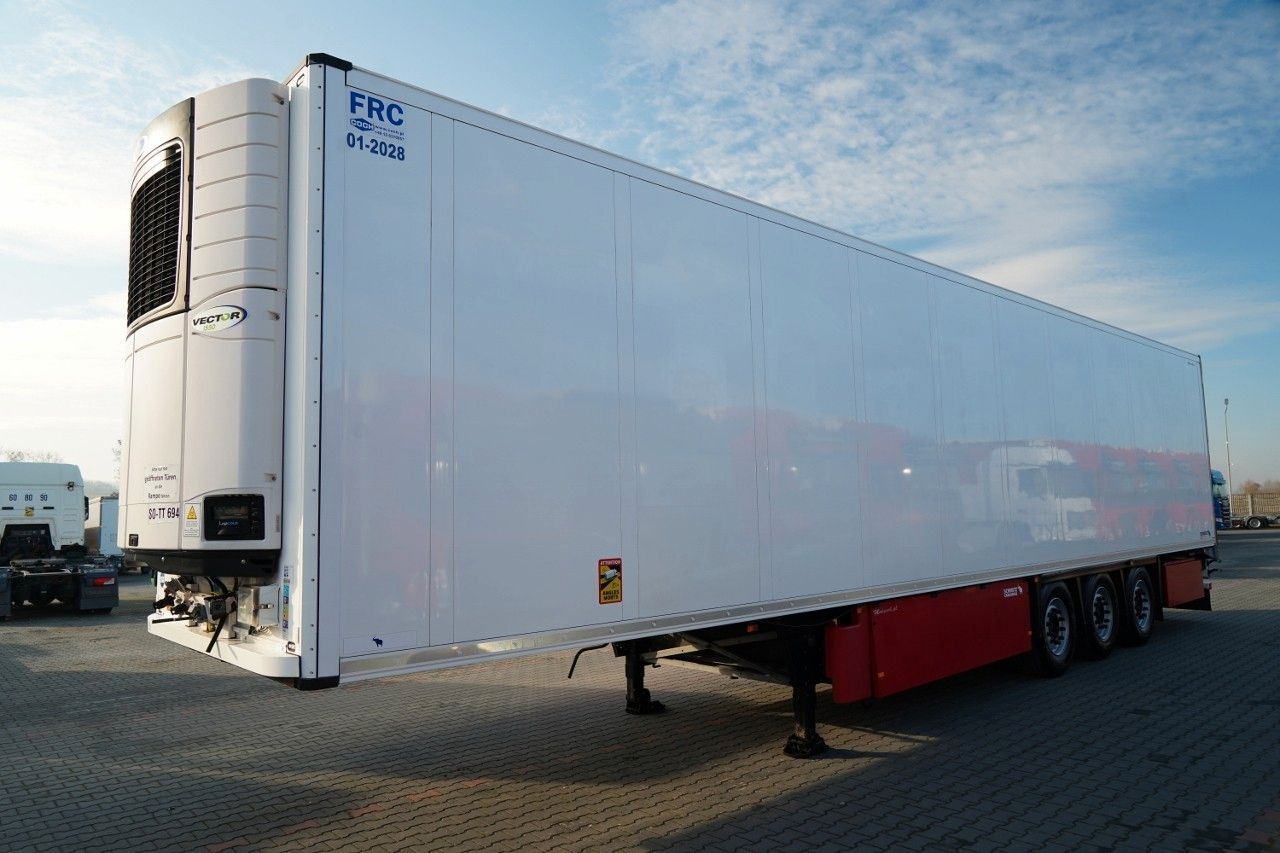 Schmitz Cargobull CHŁODNIA / CARRIER VECTOR 1550 / OŚ PODNOSZONA / - Semirremolque frigorífico: foto 4 Schmitz Cargobull CHŁODNIA / CARRIER VECTOR 1550 / OŚ PODNOSZONA / - Semirremolque frigorífico: foto 4