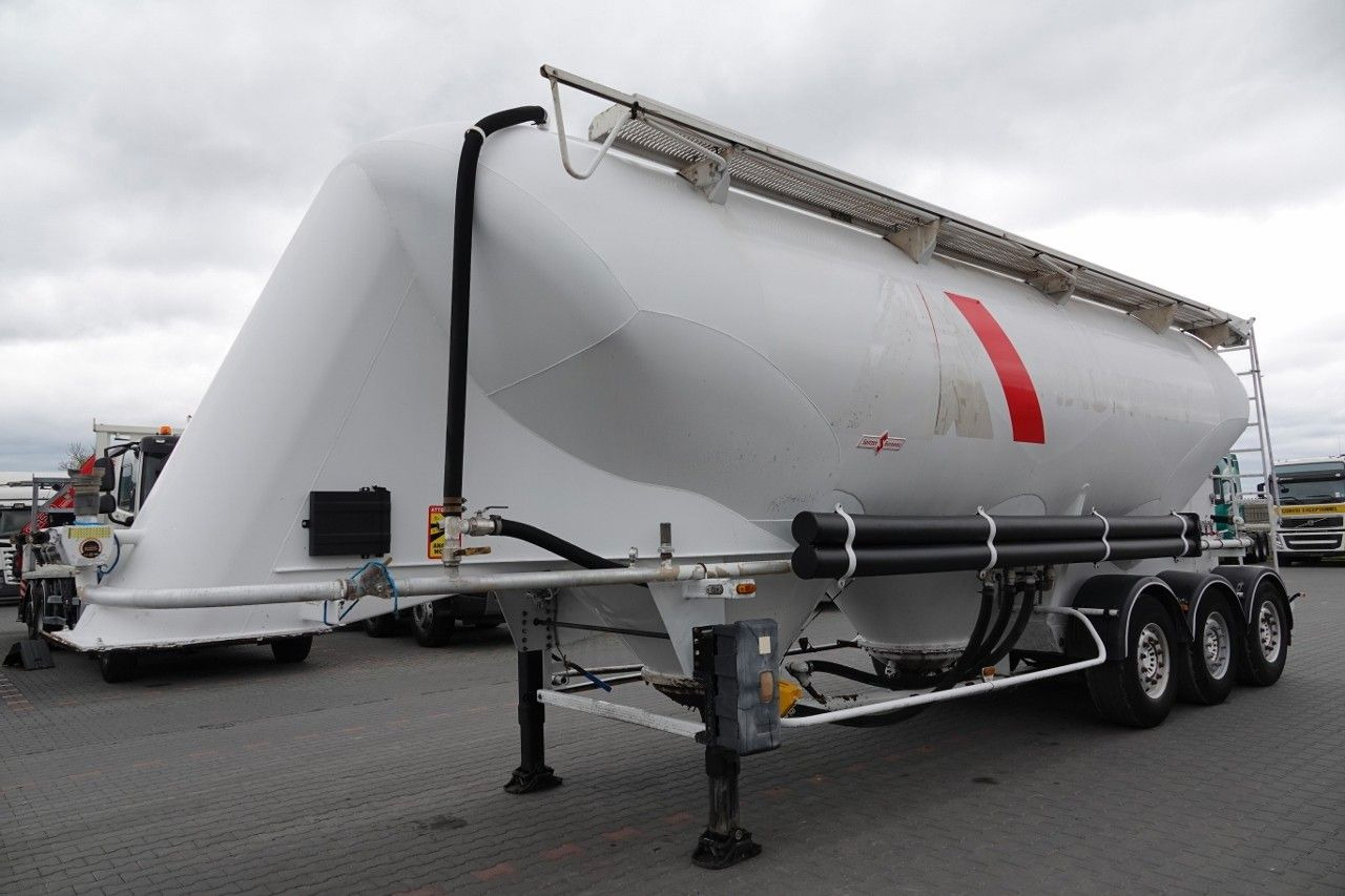 Spitzer CEMENTONACZEPA / 43 000 L / SILOS / 3 KOMORY / O - Semirremolque silo: foto 3 Spitzer CEMENTONACZEPA / 43 000 L / SILOS / 3 KOMORY / O - Semirremolque silo: foto 3