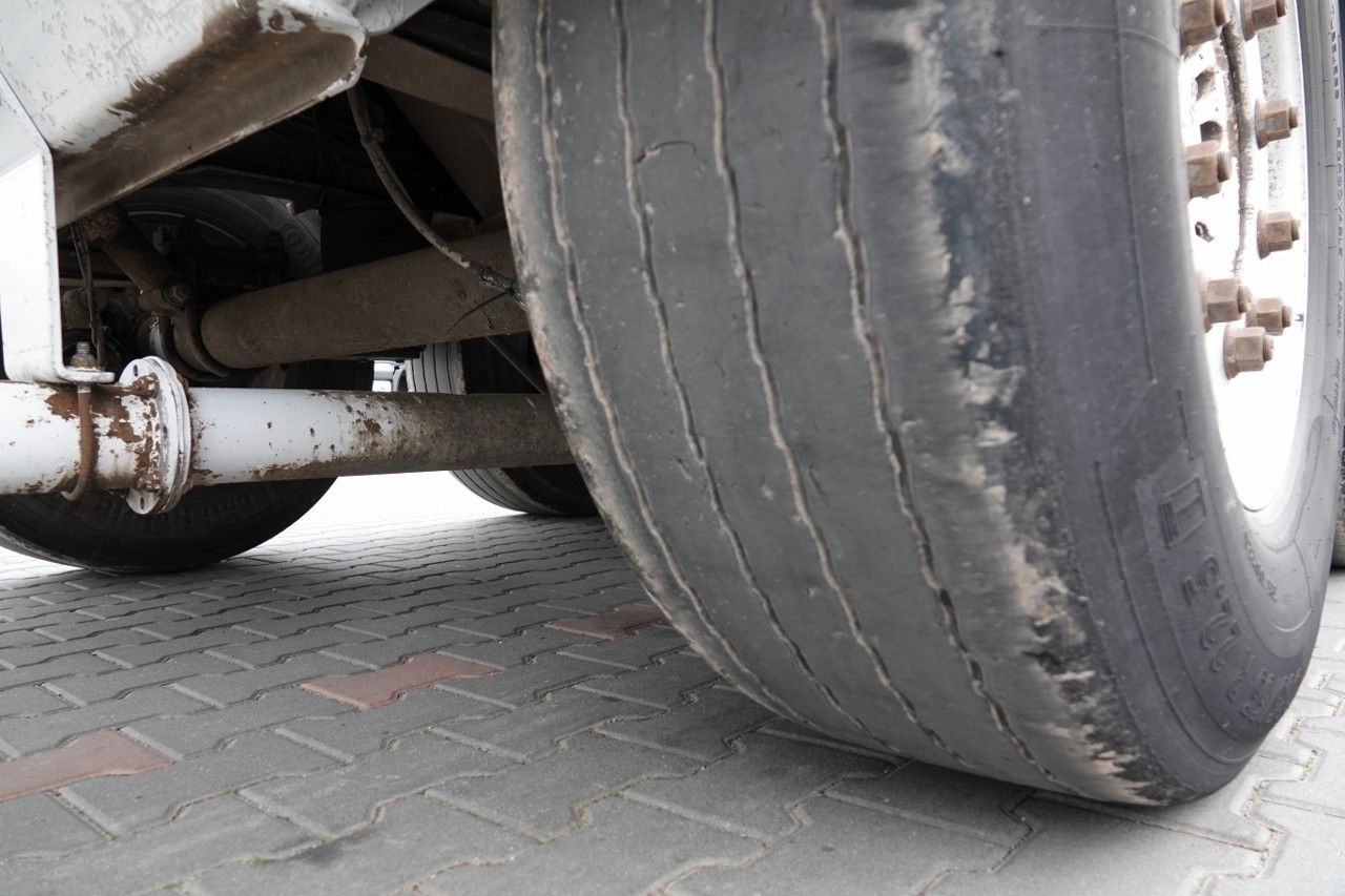 Semirremolque silo Spitzer CEMENTONACZEPA / 43 000 L / SILOS / 3 KOMORY / O: foto 14 Semirremolque silo Spitzer CEMENTONACZEPA / 43 000 L / SILOS / 3 KOMORY / O: foto 14