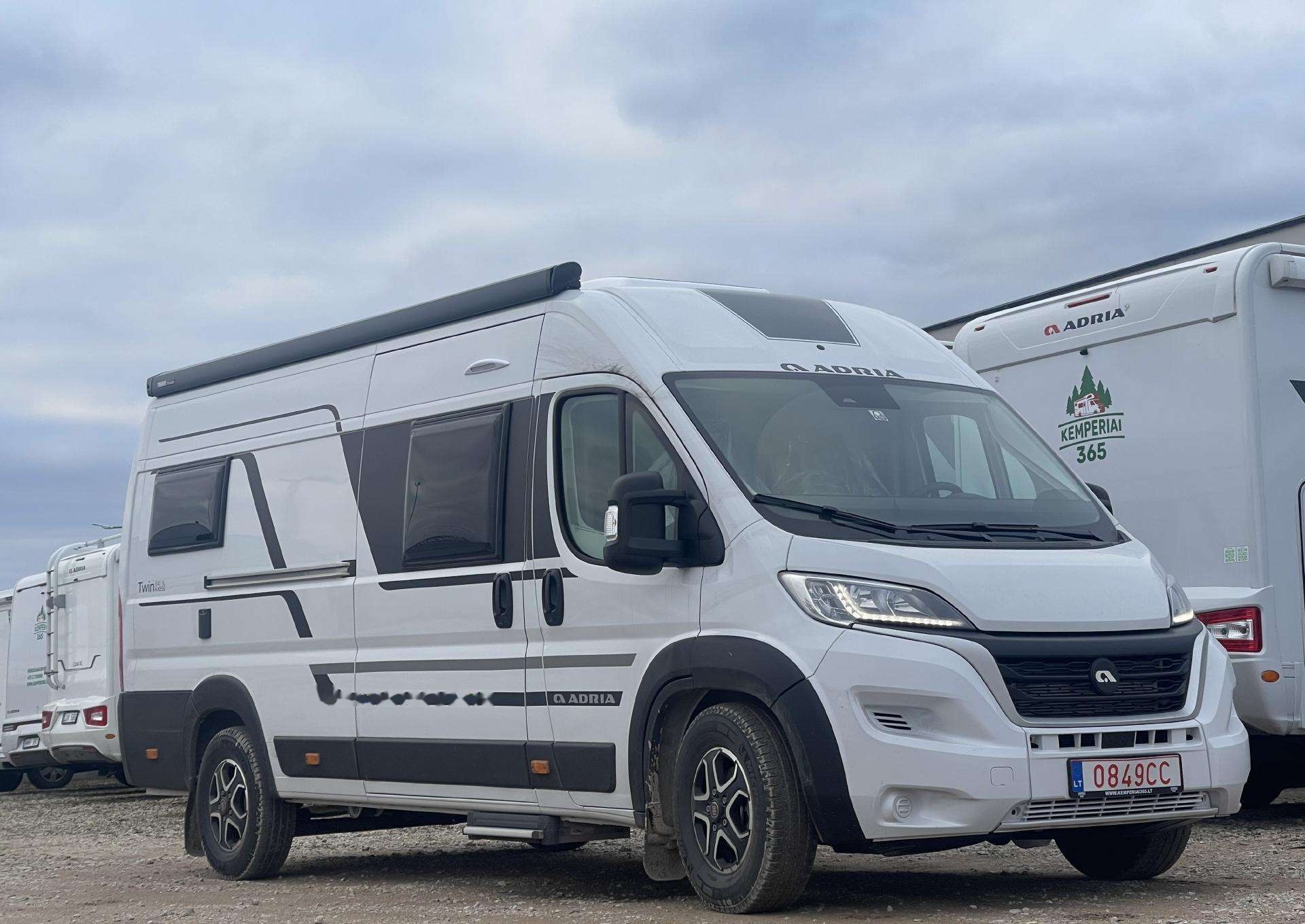 ADRIA Twin Axess 640SL - Cámper: foto 2 ADRIA Twin Axess 640SL - Cámper: foto 2
