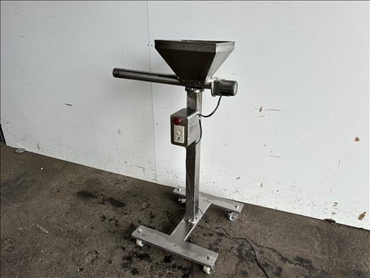 Aksar Hopper and screw feed - Maquinaria de alimentación: foto 2 Aksar Hopper and screw feed - Maquinaria de alimentación: foto 2