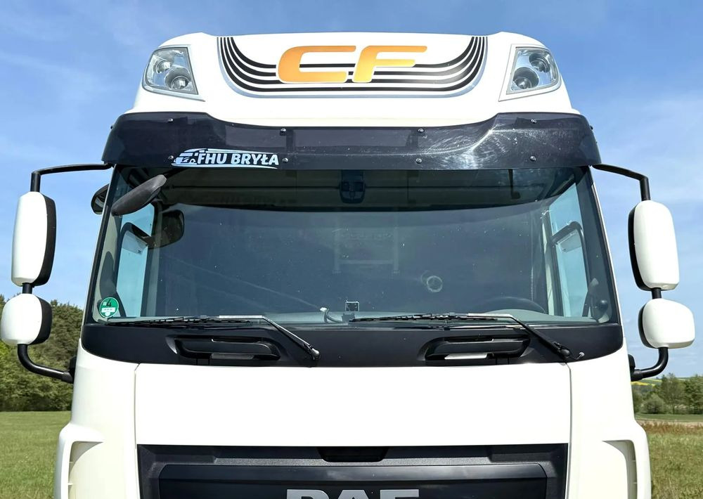 DAF CF 330/10.2017/KONTENER/IZOTERMA/WINDA/18 PALET/E6/NISKI PRZEBIEG/Z NIEMIEC/JAK NOWY/DUŻY SILNIK/ - Camión caja cerrada: foto 3 DAF CF 330/10.2017/KONTENER/IZOTERMA/WINDA/18 PALET/E6/NISKI PRZEBIEG/Z NIEMIEC/JAK NOWY/DUŻY SILNIK/ - Camión caja cerrada: foto 3
