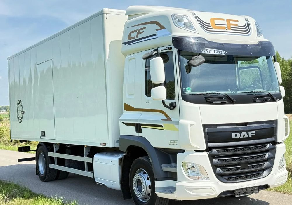DAF CF 330/10.2017/KONTENER/IZOTERMA/WINDA/18 PALET/E6/NISKI PRZEBIEG/Z NIEMIEC/JAK NOWY/DUŻY SILNIK/ - Camión caja cerrada: foto 2 DAF CF 330/10.2017/KONTENER/IZOTERMA/WINDA/18 PALET/E6/NISKI PRZEBIEG/Z NIEMIEC/JAK NOWY/DUŻY SILNIK/ - Camión caja cerrada: foto 2