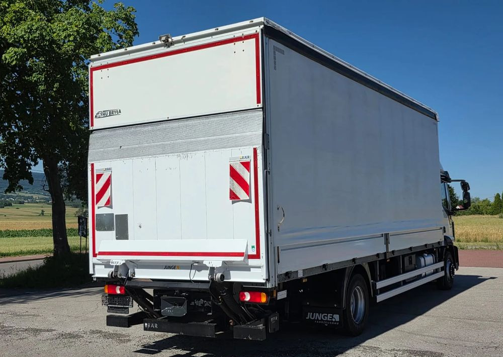 Iveco EUROCARGO 160E320/FIRANKA/WINDA/AUTOMAT/NISKI PRZEBIEG/E6/SPROWADZONY/PIERWSZY WŁAŚCICIEL - Camión lona: foto 4 Iveco EUROCARGO 160E320/FIRANKA/WINDA/AUTOMAT/NISKI PRZEBIEG/E6/SPROWADZONY/PIERWSZY WŁAŚCICIEL - Camión lona: foto 4