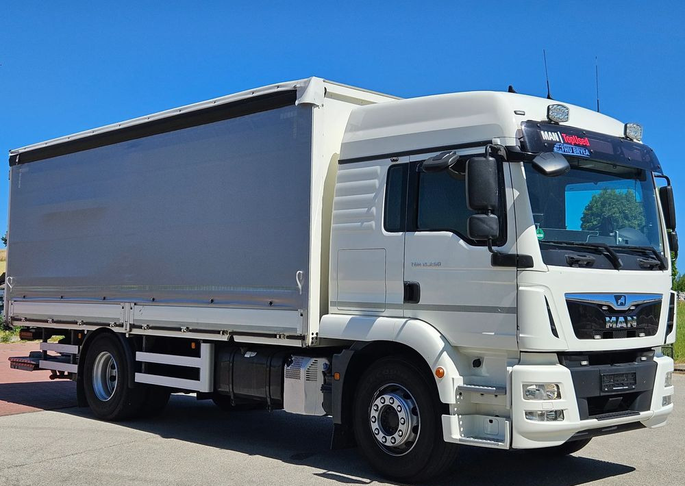 MAN TGM 15.290/E6/FIRANKA/BURTO-FIRANKA/SZKOŁA JAZDY/MAŁY ROZSTAW OSI/16PALET/WINDA/NISKI PRZEBIEG/2019/SERWISOWANY/JAK NOWY - Camión lona: foto 2 MAN TGM 15.290/E6/FIRANKA/BURTO-FIRANKA/SZKOŁA JAZDY/MAŁY ROZSTAW OSI/16PALET/WINDA/NISKI PRZEBIEG/2019/SERWISOWANY/JAK NOWY - Camión lona: foto 2