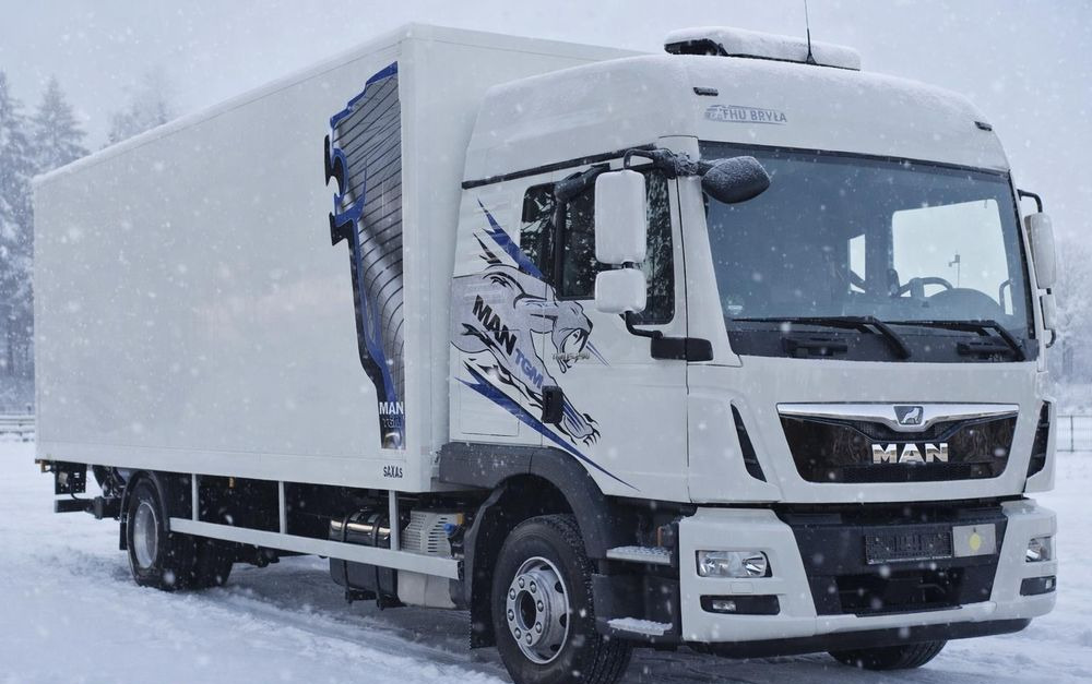 MAN TGM 15.290 / TGL / KONTENER / IZOTERMA / WINDA / KLIMA POSTOJOWA / 2019R / EURO 6 / PEŁEN SERWIS / 8200KG ŁADOWNOŚĆ / SPROWADZONY / ZADBANY / JAK NOWY / KSIĄŻKA SERWISOWA / E6 / 18 PALET - Camión caja cerrada: foto 1 MAN TGM 15.290 / TGL / KONTENER / IZOTERMA / WINDA / KLIMA POSTOJOWA / 2019R / EURO 6 / PEŁEN SERWIS / 8200KG ŁADOWNOŚĆ / SPROWADZONY / ZADBANY / JAK NOWY / KSIĄŻKA SERWISOWA / E6 / 18 PALET - Camión caja cerrada: foto 1