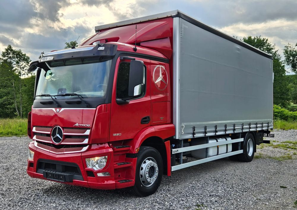 Mercedes-Benz ACTROS 1830/1827/1832/FIRANKA/WINDA/18 EUROPALET/AUTOMAT/Z NIEMIEC/2017/DUŻA ŁADOWNOŚĆ - Camión lona: foto 1 Mercedes-Benz ACTROS 1830/1827/1832/FIRANKA/WINDA/18 EUROPALET/AUTOMAT/Z NIEMIEC/2017/DUŻA ŁADOWNOŚĆ - Camión lona: foto 1