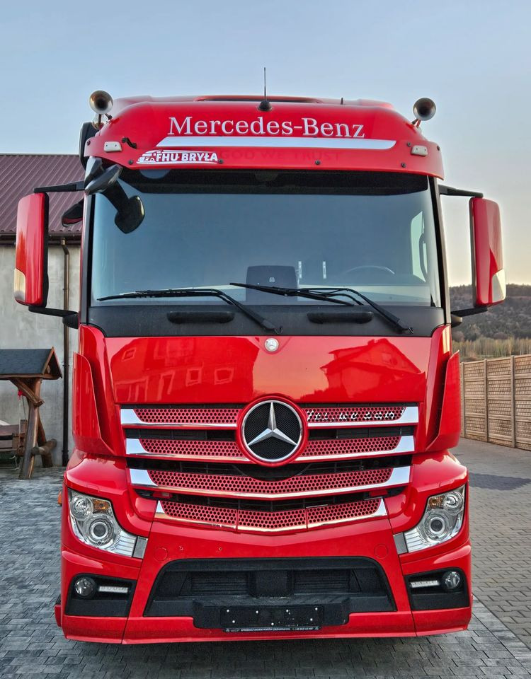 Mercedes-Benz ACTROS 1846/1836/IZOTERMA/WINDA/DUŻY SILNIK/E6/SPROWADZONY/NISKI PRZEBIEG/KONTENER/18 PALET/ALUMINIOWE FELGI/SUPER STAN - Camión frigorífico: foto 3 Mercedes-Benz ACTROS 1846/1836/IZOTERMA/WINDA/DUŻY SILNIK/E6/SPROWADZONY/NISKI PRZEBIEG/KONTENER/18 PALET/ALUMINIOWE FELGI/SUPER STAN - Camión frigorífico: foto 3