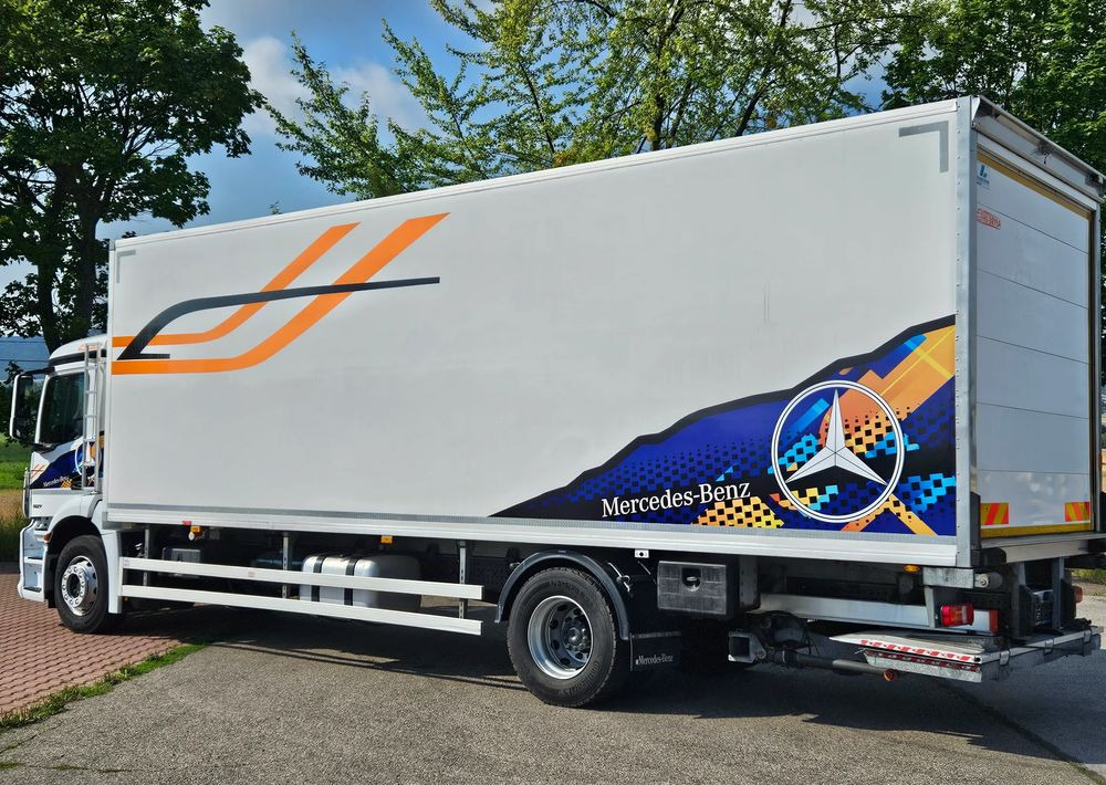 Mercedes-Benz ANTOS 1827/ACTROS/AXOR/CHŁODNIA/IZOTERMA/AGREGAT/WINDA/SUPER STAN/EURO6/SPROWADZONY - Camión frigorífico: foto 4 Mercedes-Benz ANTOS 1827/ACTROS/AXOR/CHŁODNIA/IZOTERMA/AGREGAT/WINDA/SUPER STAN/EURO6/SPROWADZONY - Camión frigorífico: foto 4