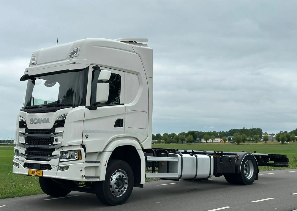 Camión chasis Scania G450 / G410 / BDF / RAMA / E6 / CAŁA NA PODUSZKACH / ROZSTAW OSI 5.5M / LAWETA / DO ŻYWCA / DO BYDŁA / SKÓRY / DO ZABUDOWY / SPROWADZONA: foto 11