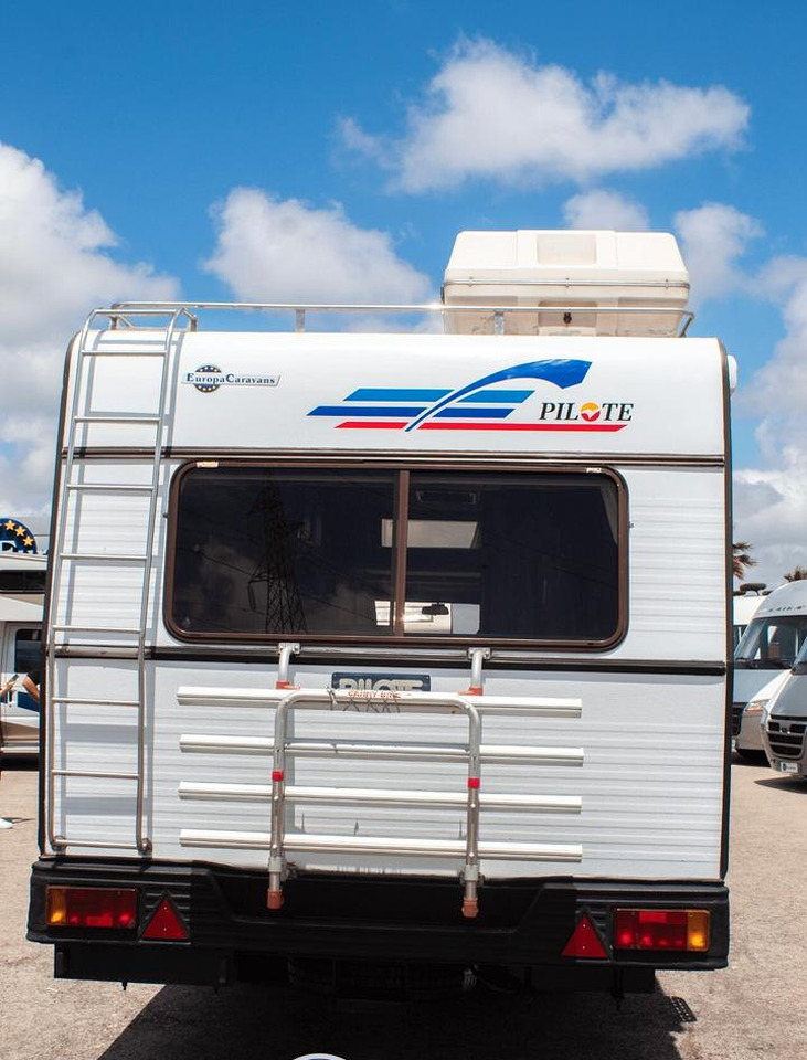 Pilote r 650 - Autocaravana capuchina: foto 4 Pilote r 650 - Autocaravana capuchina: foto 4