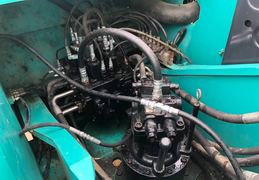 Excavadora de cadenas Kobelco SK 210-8 [ Copy ]: foto 7