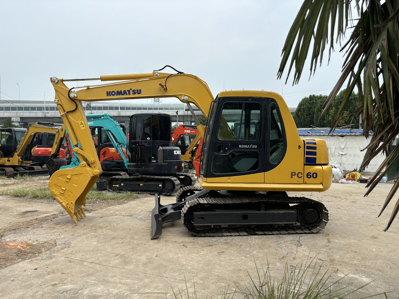 Komatsu PC 60-7 - Miniexcavadora: foto 1 Komatsu PC 60-7 - Miniexcavadora: foto 1