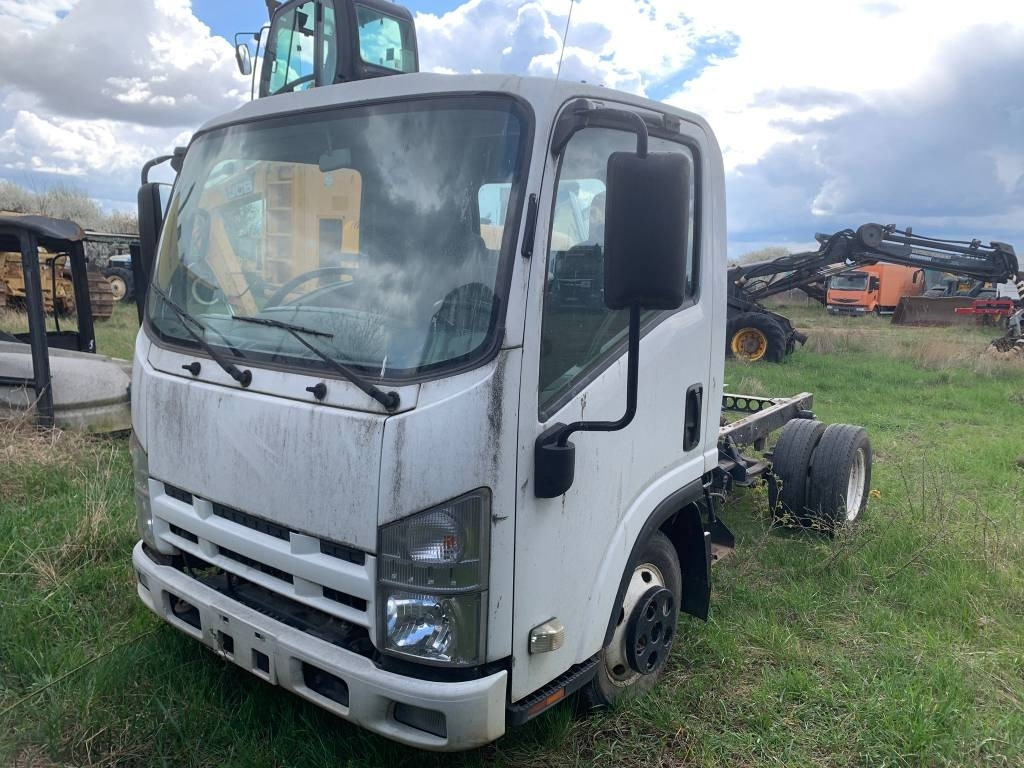 Isuzu FOR PARTS - Camión chasis: foto 2 Isuzu FOR PARTS - Camión chasis: foto 2