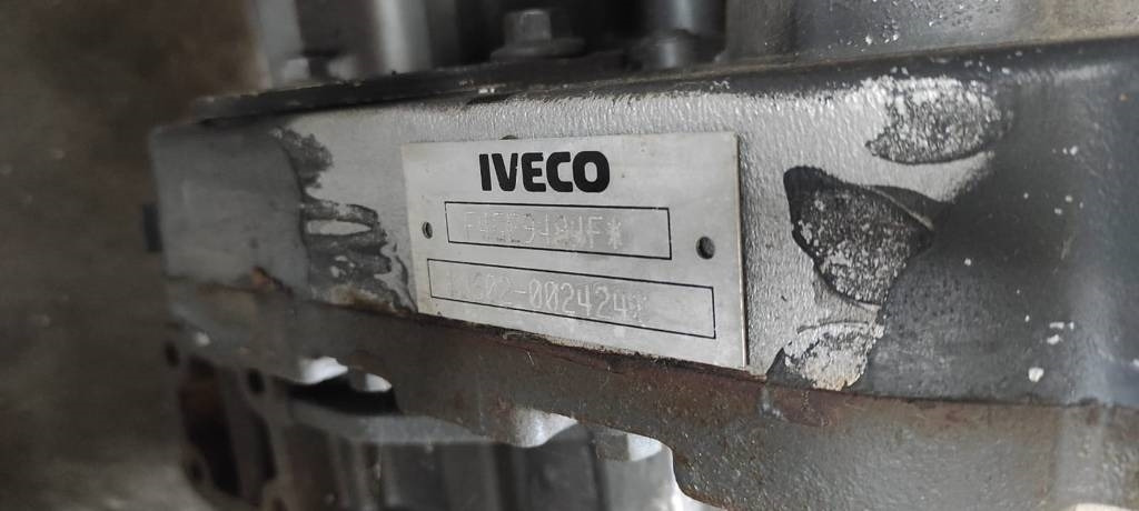 Iveco F4GE9484F*J0602 - Motor para Maquinaria de construcción: foto 2 Iveco F4GE9484F*J0602 - Motor para Maquinaria de construcción: foto 2