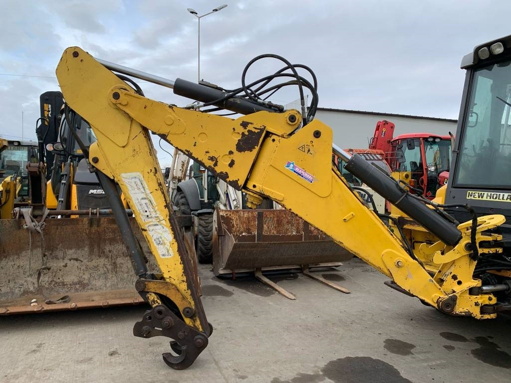 New Holland B 115 4PS - Retroexcavadora: foto 5 New Holland B 115 4PS - Retroexcavadora: foto 5