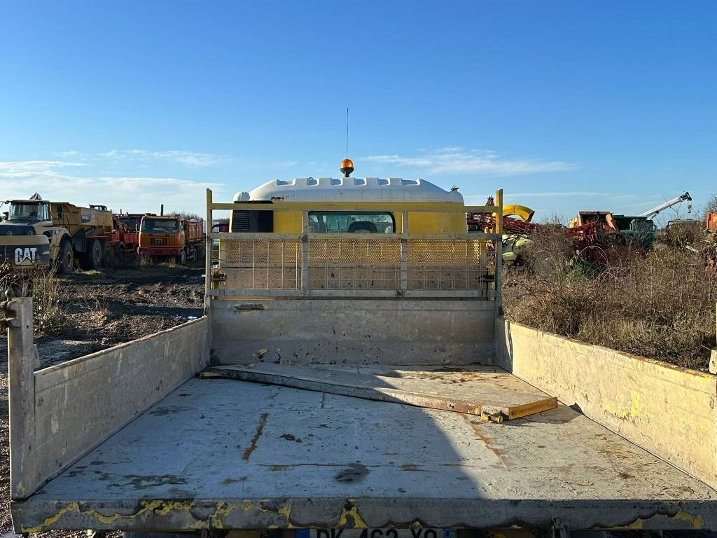 Nissan NT500 - Camión volquete: foto 5 Nissan NT500 - Camión volquete: foto 5