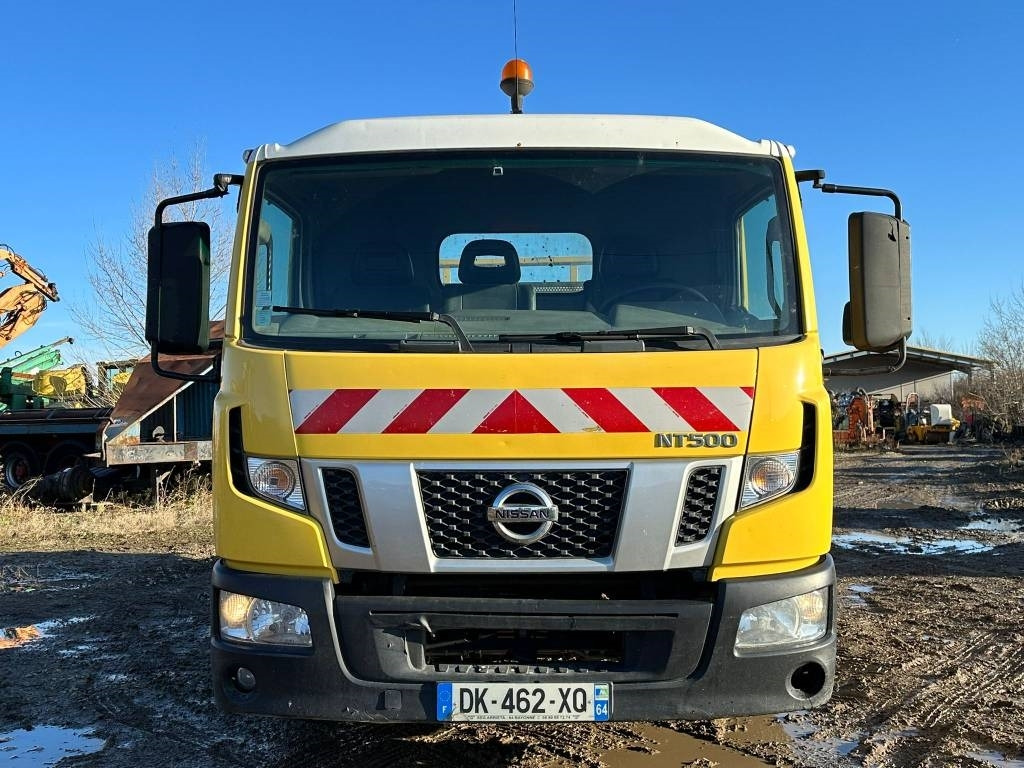 Nissan NT500 - Camión volquete: foto 2 Nissan NT500 - Camión volquete: foto 2
