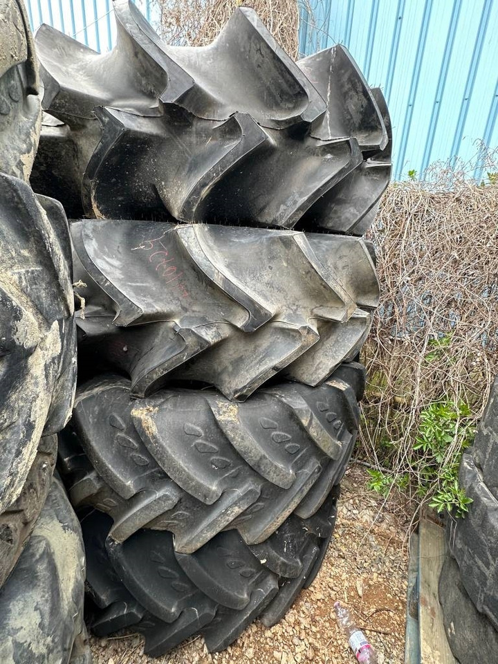 Pirelli 23.1/26 Harvester Tyres - Neumático para Maquinaria agrícola: foto 1 Pirelli 23.1/26 Harvester Tyres - Neumático para Maquinaria agrícola: foto 1