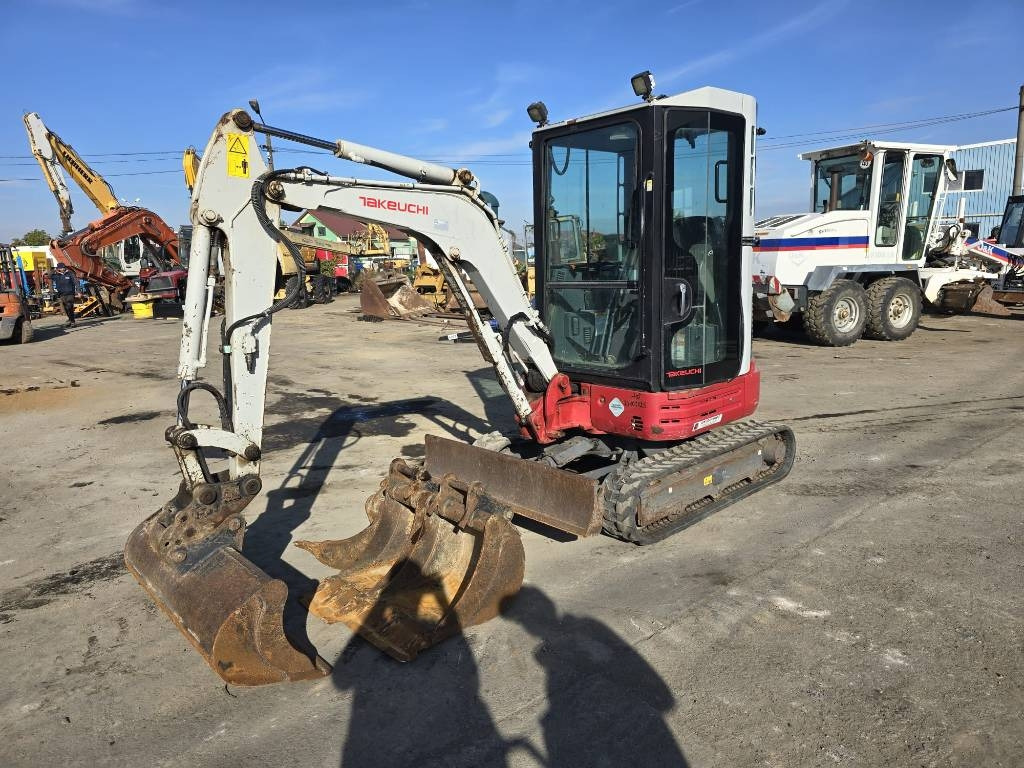 Takeuchi TB 23 R - Miniexcavadora: foto 1 Takeuchi TB 23 R - Miniexcavadora: foto 1