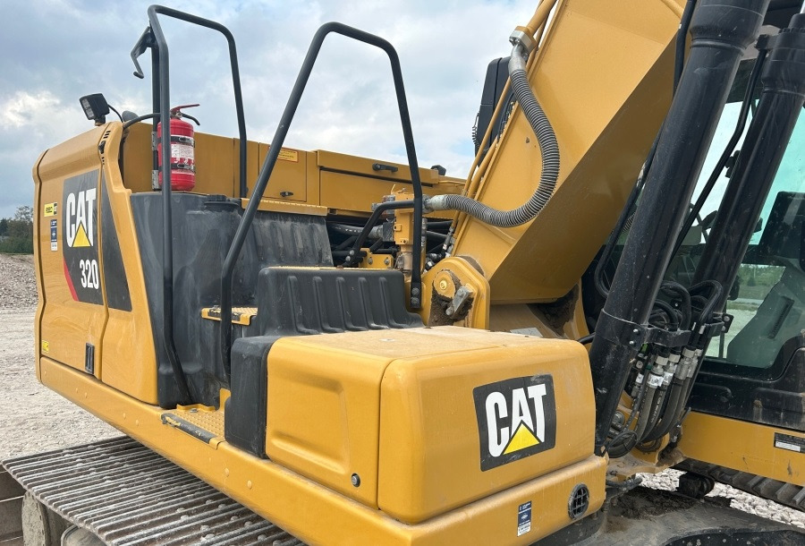 CATERPILLAR 320 F - Excavadora de cadenas: foto 2 CATERPILLAR 320 F - Excavadora de cadenas: foto 2