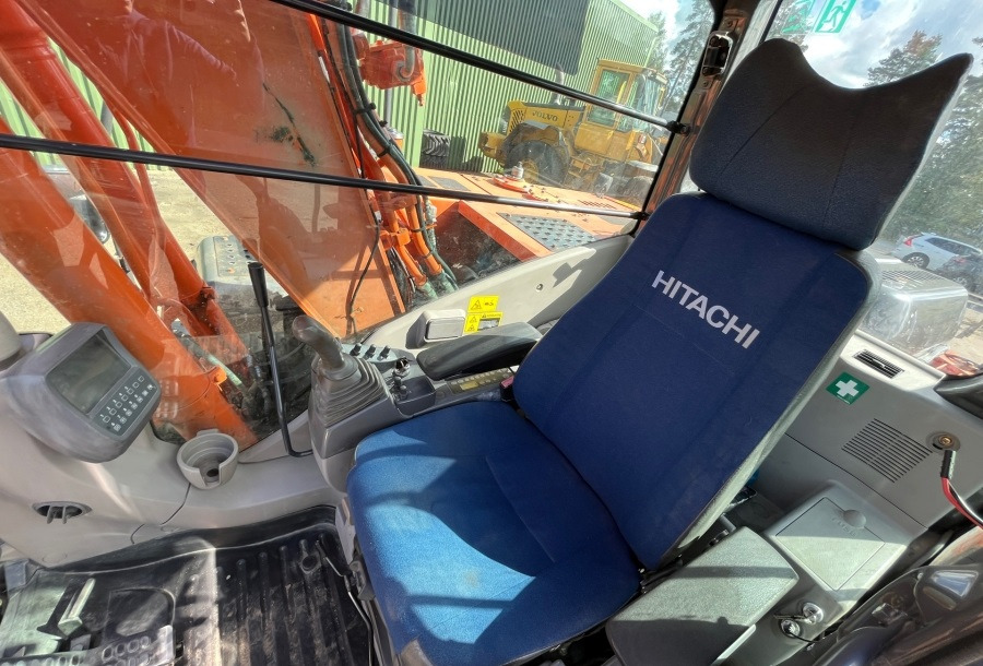HITACHI Zaxis 130 - Excavadora de cadenas: foto 5 HITACHI Zaxis 130 - Excavadora de cadenas: foto 5