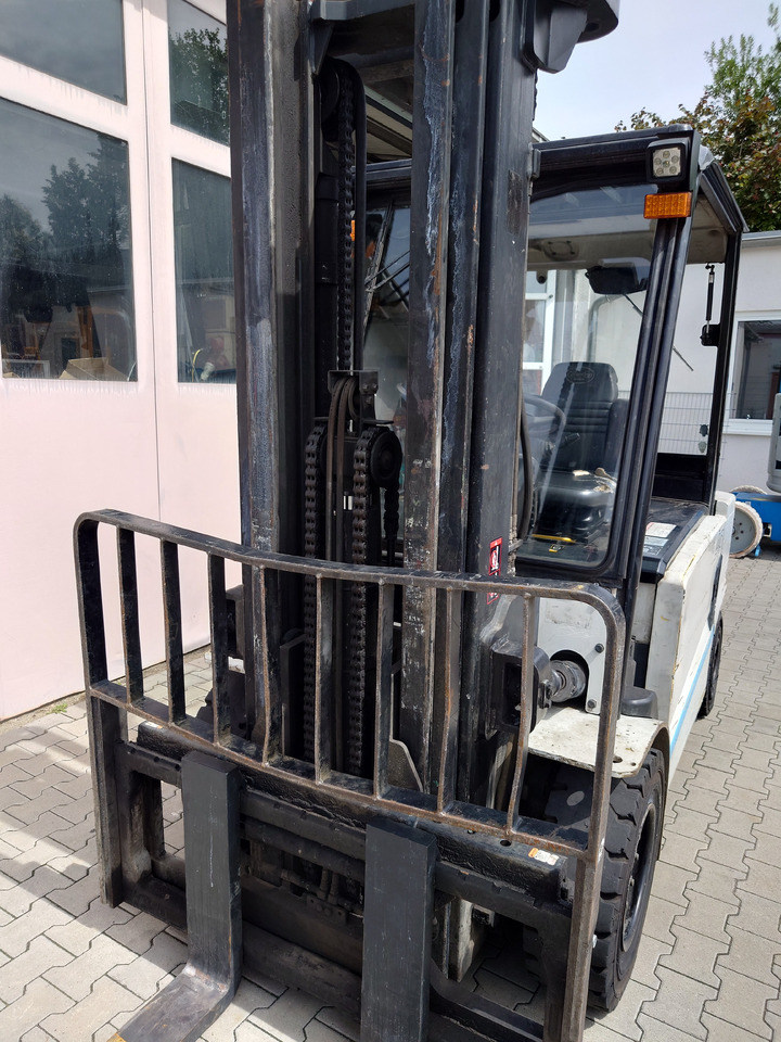 Hyundai 40B-9 - Carretilla elevadora eléctrica: foto 4 Hyundai 40B-9 - Carretilla elevadora eléctrica: foto 4