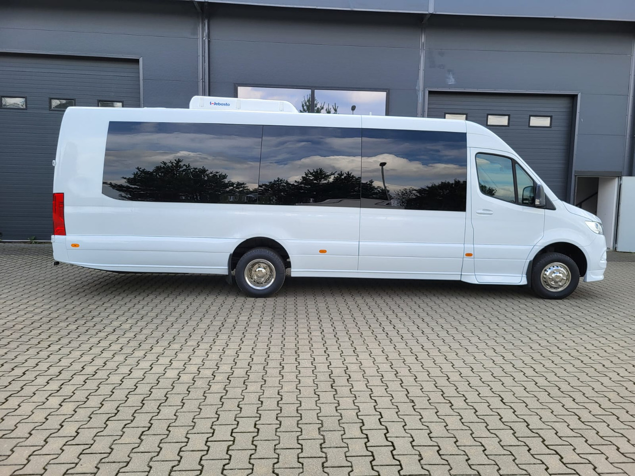Mercedes-Benz Sprinter 517 CDI LONG 24 places + 4 standing - Autobús suburbano: foto 3 Mercedes-Benz Sprinter 517 CDI LONG 24 places + 4 standing - Autobús suburbano: foto 3