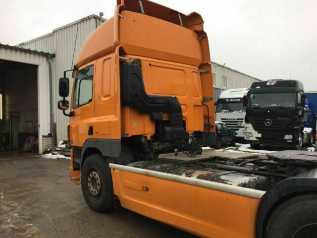 DAF CF85-410 G.Haus 2xBett ZF/Schalter 2-Kreishydr - Cabeza tractora: foto 3 DAF CF85-410 G.Haus 2xBett ZF/Schalter 2-Kreishydr - Cabeza tractora: foto 3