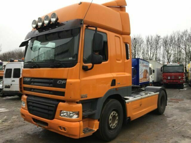 DAF CF85-410 G.Haus 2xBett ZF/Schalter 2-Kreishydr - Cabeza tractora: foto 5 DAF CF85-410 G.Haus 2xBett ZF/Schalter 2-Kreishydr - Cabeza tractora: foto 5