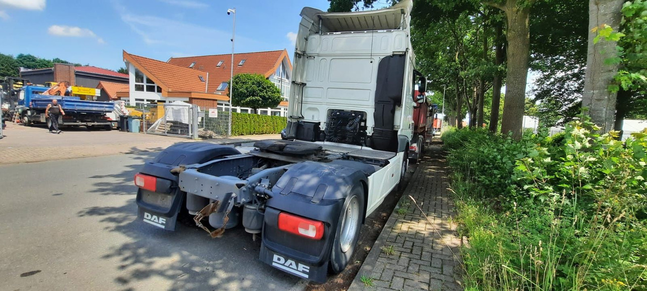 DAF XF106-460PS 1-Hand - Cabeza tractora: foto 4 DAF XF106-460PS 1-Hand - Cabeza tractora: foto 4