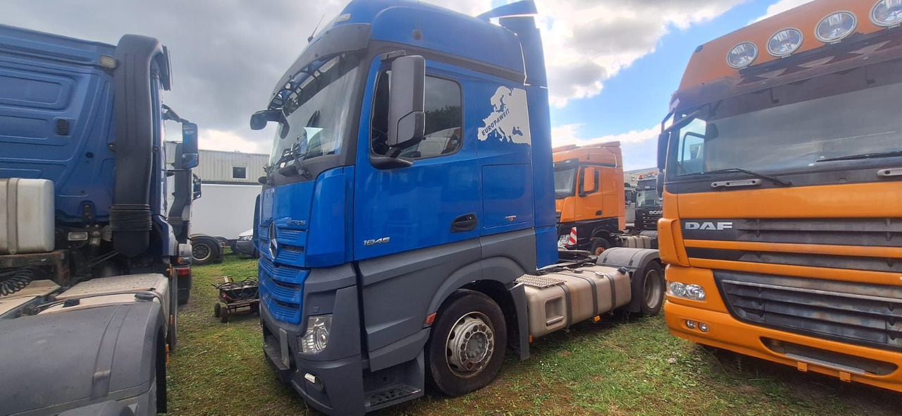 Mercedes-Benz 1845 SZM Actros - Cabeza tractora: foto 3 Mercedes-Benz 1845 SZM Actros - Cabeza tractora: foto 3