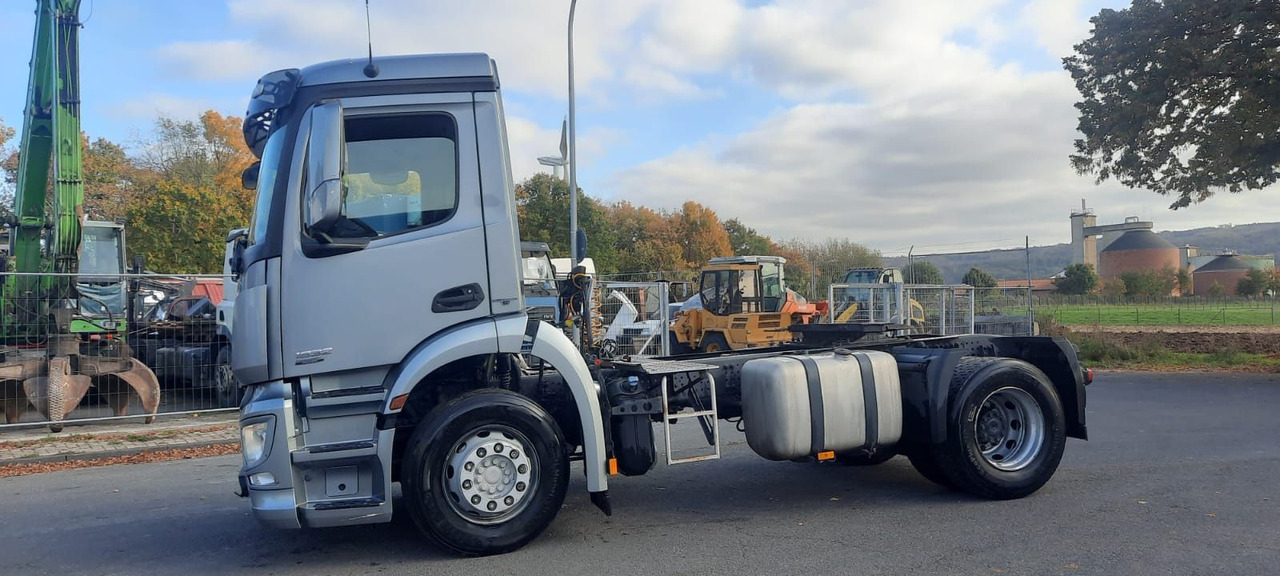 Mercedes-Benz Actros 1832LS E6 - Cabeza tractora: foto 2 Mercedes-Benz Actros 1832LS E6 - Cabeza tractora: foto 2
