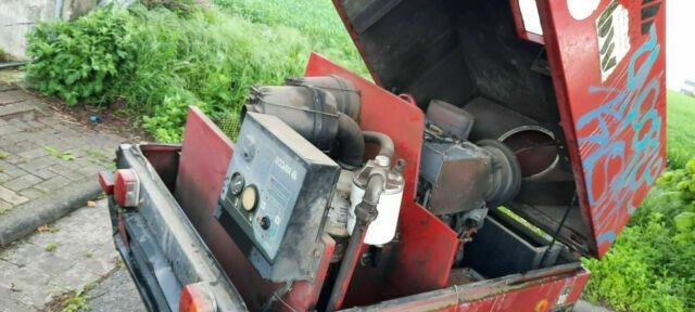 Doosan F 30 - Compresor de aire: foto 2 Doosan F 30 - Compresor de aire: foto 2