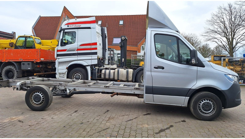 Mercedes-Benz Fahrgestell 316 - Furgoneta, Camión chasis: foto 3 Mercedes-Benz Fahrgestell 316 - Furgoneta, Camión chasis: foto 3